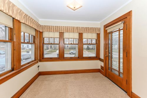 2519 70th St, Milwaukee, WI 53213-1323