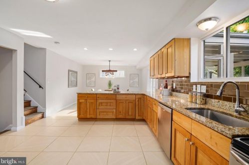 112 Blf Ter, Silver Spring MD 20902-3103 exterior