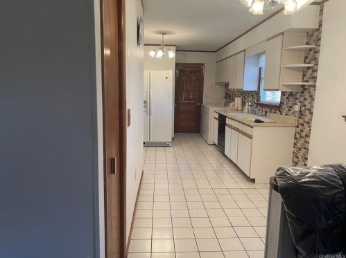 15 Needle Ln, Poughkeepsie NY 12603-4814 exterior