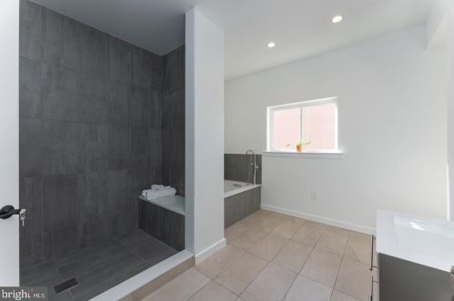 1122 26 St, Philadelphia PA 19121-4636 exterior