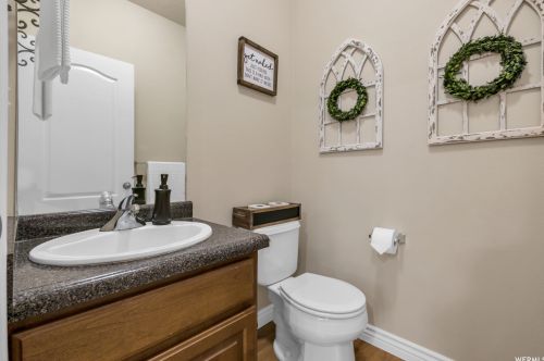 3939 Spencer Crst Ln, Taylorsville UT 84084-5004 exterior