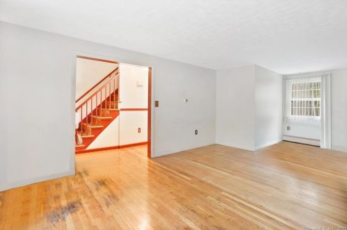 36 Betty Rd, Enfield CT 06082-2623 exterior