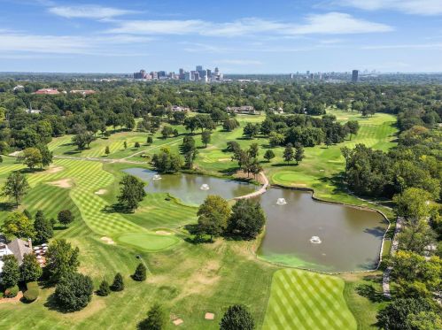 14 Overhills Dr, Saint Louis MO 63124-1532 exterior