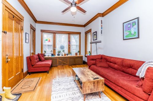 3352 Avers Ave, Chicago IL  60618-5257 exterior