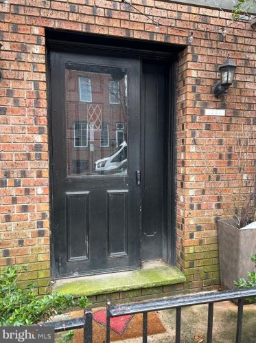 1224 Dickinson St, Philadelphia PA  19147-6226 exterior