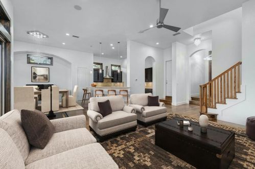 810 Christopher St, Austin TX 78704-1619 exterior