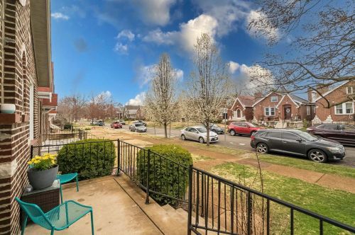 5647 Nottingham Ave, Saint Louis, MO 63109-2822