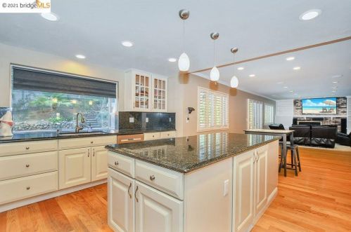 1180 Ridgemont Pl, Concord CA 94521-4831 exterior