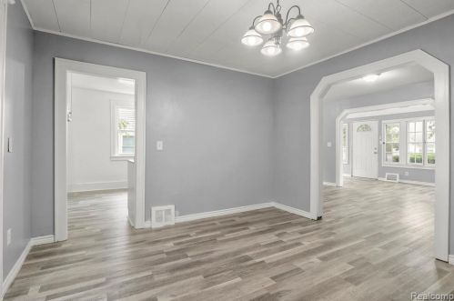 5834 Belton St, Garden City MI  48135-2531 exterior