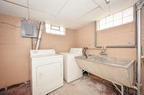 3250 86, Milwaukee WI 53227-4622 exterior