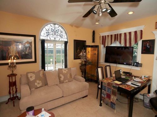 22 Freebody St, Middletown RI 02840-3548 exterior