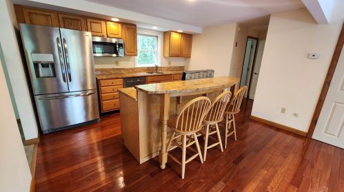 42 Hoit Rd, Concord NH  03301-1803 exterior