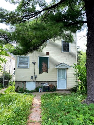 2926 17 St, Milwaukee WI 53206-2161 exterior