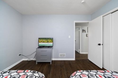 1300 Hosmer, Joliet IL 60435-4007 exterior