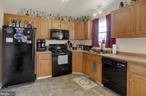 70 Bowman Rd, Hanover PA 17331-4200 exterior