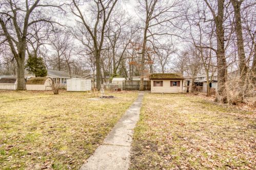 431 Giles Rd, Meskegon MI  49445-1319 exterior