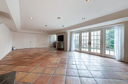 29 Half Mile Rd, Armonk NY  10504-1307 exterior