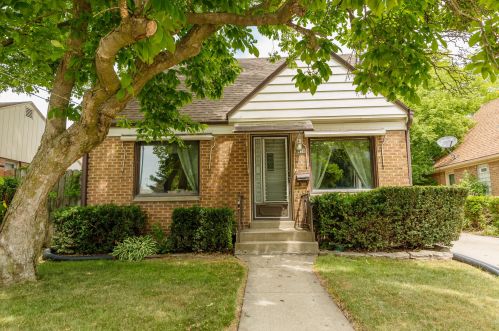 8930 Lincoln Ave, Milwaukee, WI 53227-2410