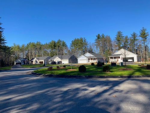 18 Richmond Dr, Concord, NH 03303