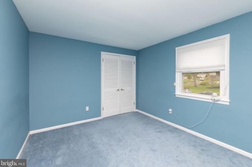 2076 Packard Ave, Huntingdon Valley PA 19006-6418 exterior