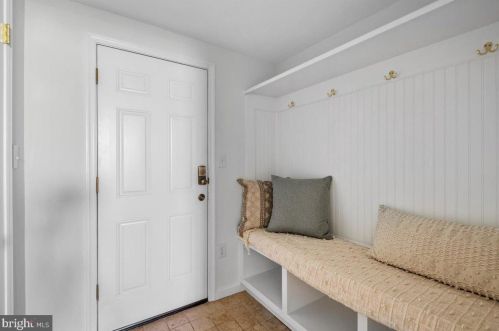 1111 Fallsmead Way, Rockville MD 20854-5549 exterior