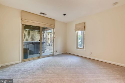 1904 Dundee Rd, Rockville MD 20850-3135 exterior