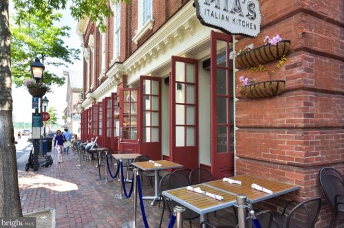 803 Cameron St, Alexandria VA  22314-2410 exterior