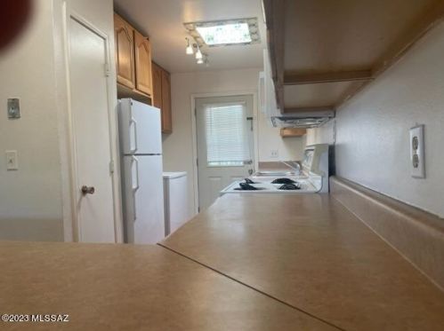 801 Camino Seco, Tucson AZ 85710-1707 exterior