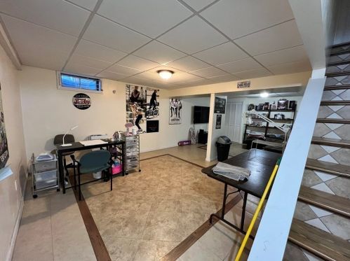 60 Arnold Ave, Springfield MA 01119-1406 exterior