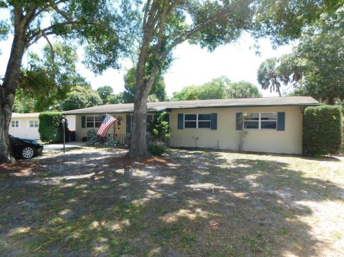 2512 13th St, Fort Pierce, FL 34982-3616