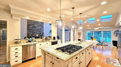 17815 Fraley Farm Rd, Rockville MD 20855-1664 exterior