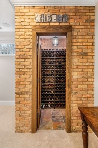 2456 Hutchinson St, Chicago IL 60618-2939 exterior