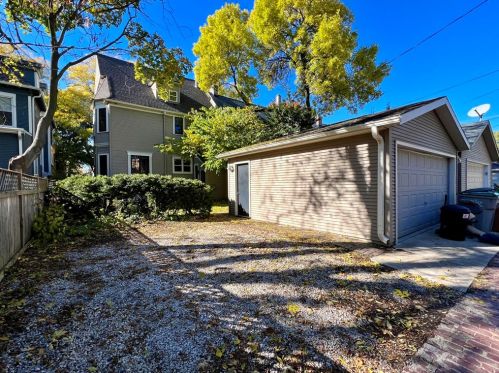 2834 Prospect Ave, Milwaukee WI  53211-3770 exterior