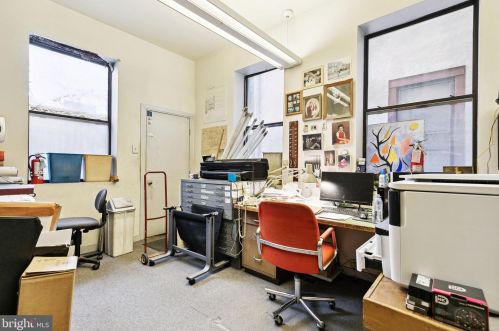 735 Bainbridge St, Philadelphia PA 19147-2008 exterior