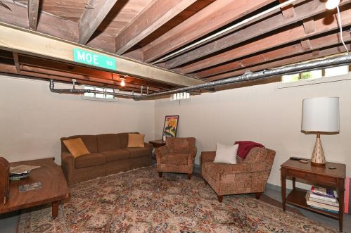 5040 Shoreland Ave, Milwaukee WI  53217-5539 exterior