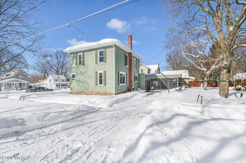 522 Broas St, Belding MI 48809-1911 exterior