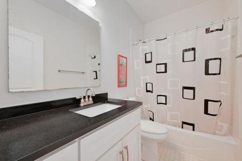 2003 Alegria Rd, Austin TX 78757-3219 exterior