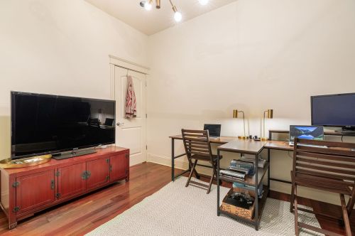 3434 Southport Ave, Chicago IL 60657-8360 exterior