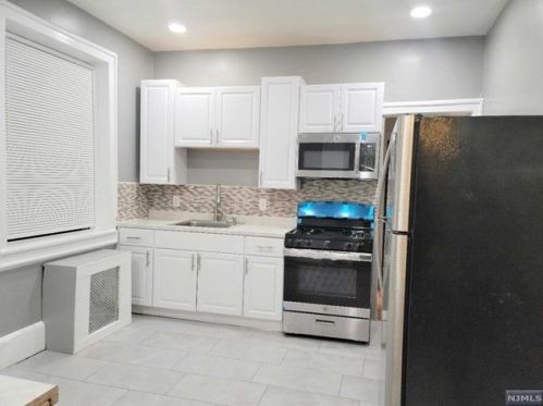 367 Sanford Ave, Newark NJ  07106-1149 exterior