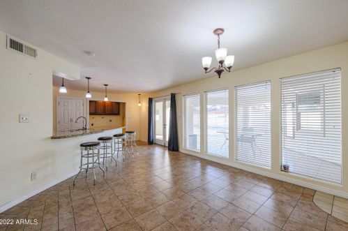 3121 Bethany Home Rd, Phoenix AZ 85015-2442 exterior