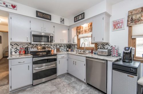 3333 Knl Blvd, Milwaukee WI 53222-3362 exterior