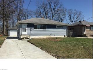 6113 Michael Dr, Cleveland OH  44142-3009 exterior