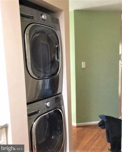 511 Ashton Ln, New Castle DE  19720-3960 exterior