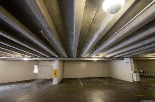 1221 Victoria St, Honolulu HI  96814-1430 exterior