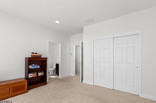 8 Sovereign Dr, Roxbury Township NJ  07836-0230 exterior