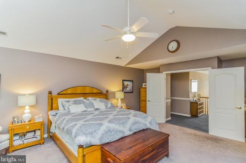 13606 Mt Prospect Dr, Rockville MD 20850-3510 exterior