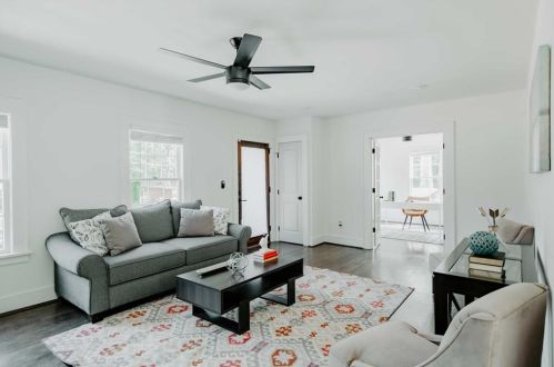 1376 Allegheny St, Atlanta, GA 30310-2555