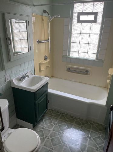 3724 18 St, Milwaukee WI 53215-3058 exterior