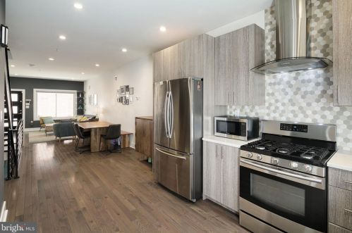 1622 Front St, Philadelphia PA 19122-3202 exterior