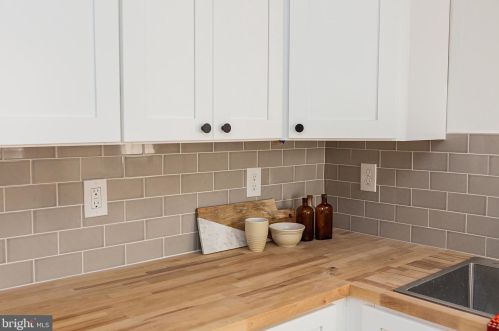 214 James St, Lancaster PA 17603-2839 exterior